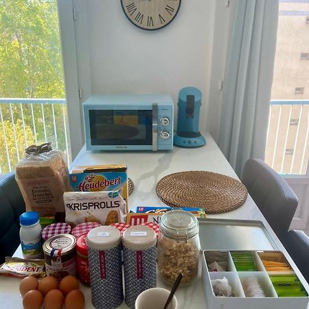 Chambre Privee Dans Un Appartement Partage Villeurbanne Exteriör bild