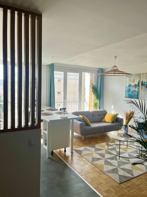Chambre Privee Dans Un Appartement Partage Villeurbanne Exteriör bild